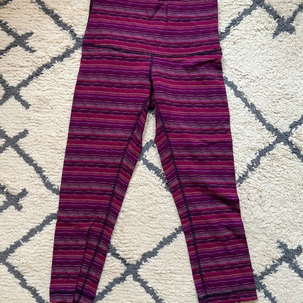 Lululemon size 8 crop leggings